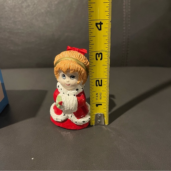 Little angel lamp topper just screws on top of lamp. Or table decor - Picture 3 of 4